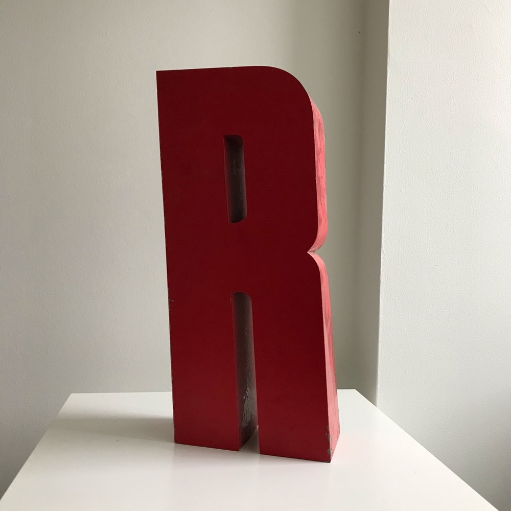 Metal type “R” vintage
